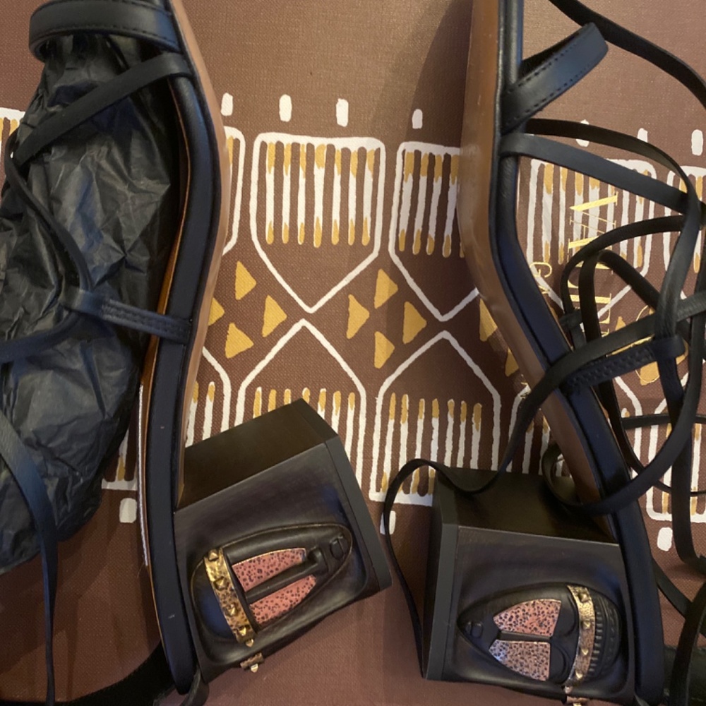 Sandals - Picture 6 of 8